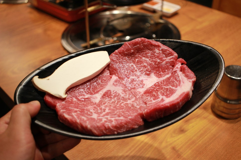 푸줏간육회 이미지