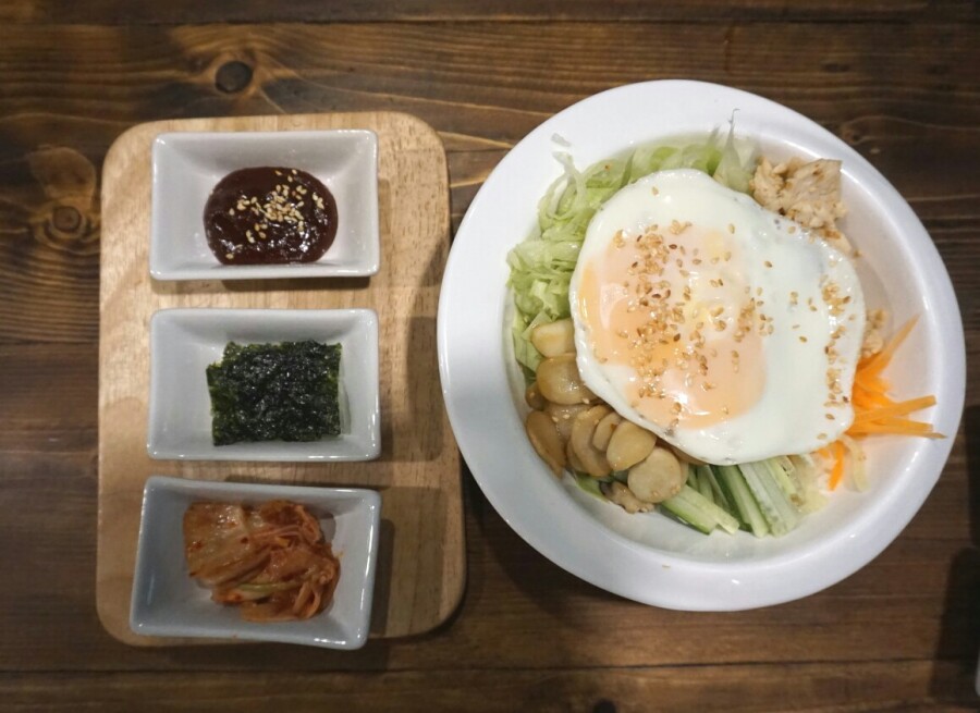 꼬꼬계란덮밥 이미지