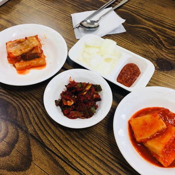 꿀꿀이족발집 이미지