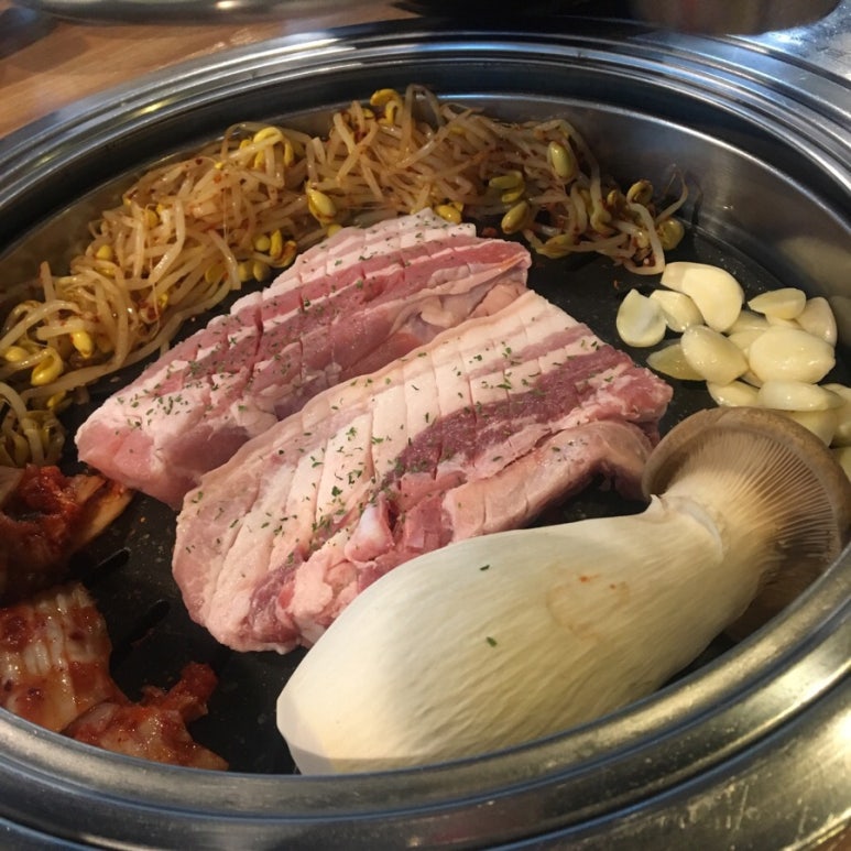 꿀꺽삼겹 이미지