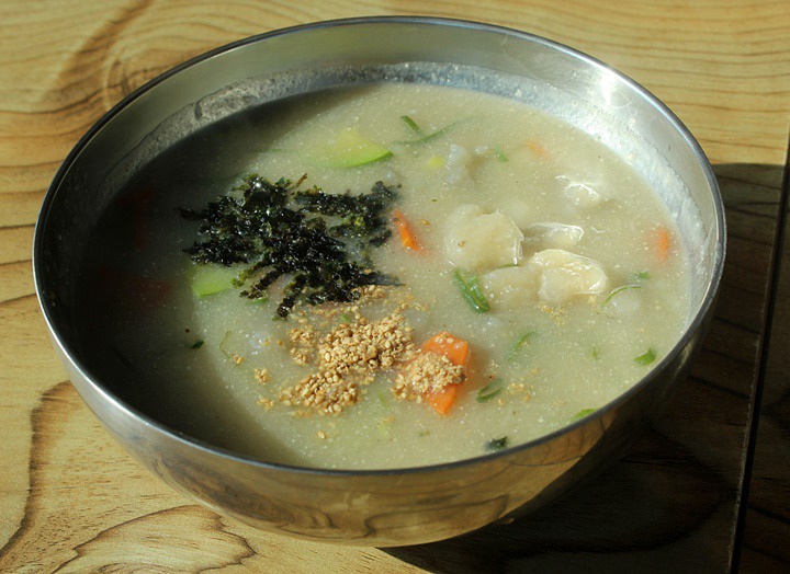 옹심이칼국수 이미지