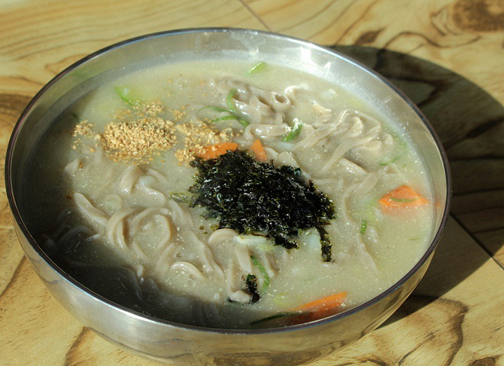 옹심이칼국수 이미지