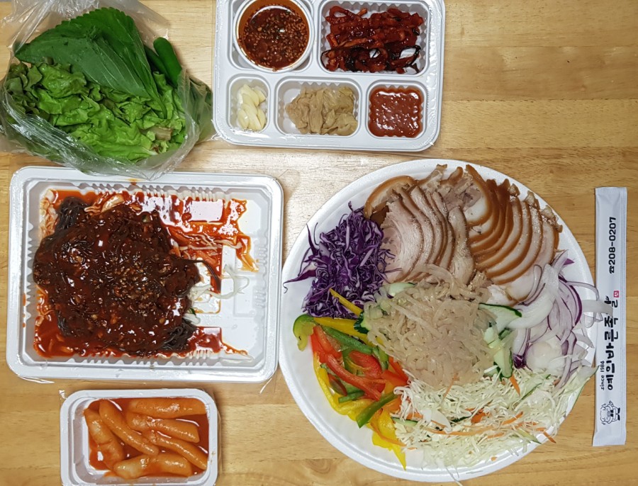 예의바른족발 이미지