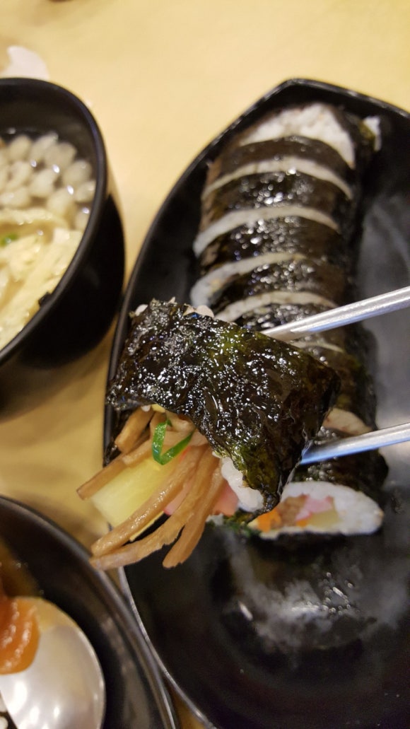 자연말이김밥 이미지