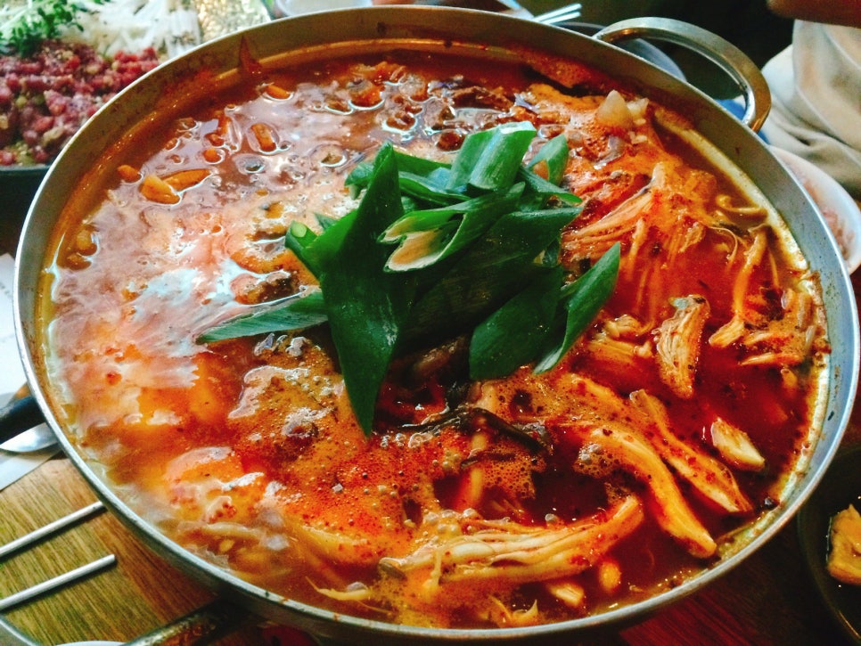 유쾌한접시 이미지