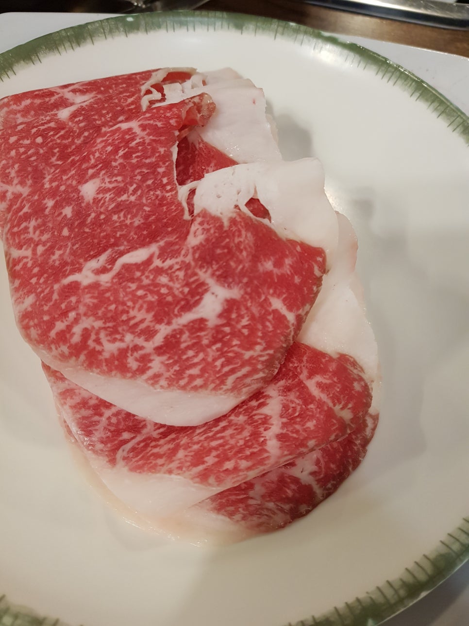 암소와꽃돼지 이미지
