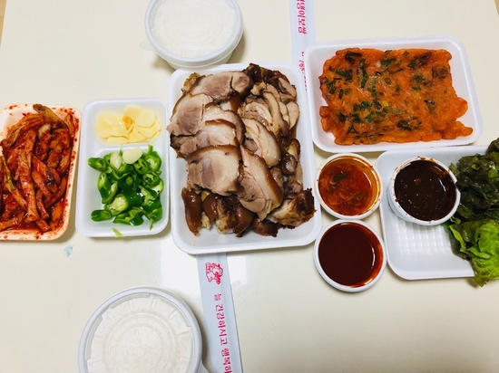 옛집왕족발검댕이보쌈막국수 이미지