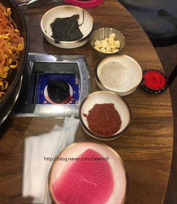 함고집솥뚜껑김치삼겹살 이미지