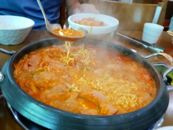 빅쭌부대찌개 이미지