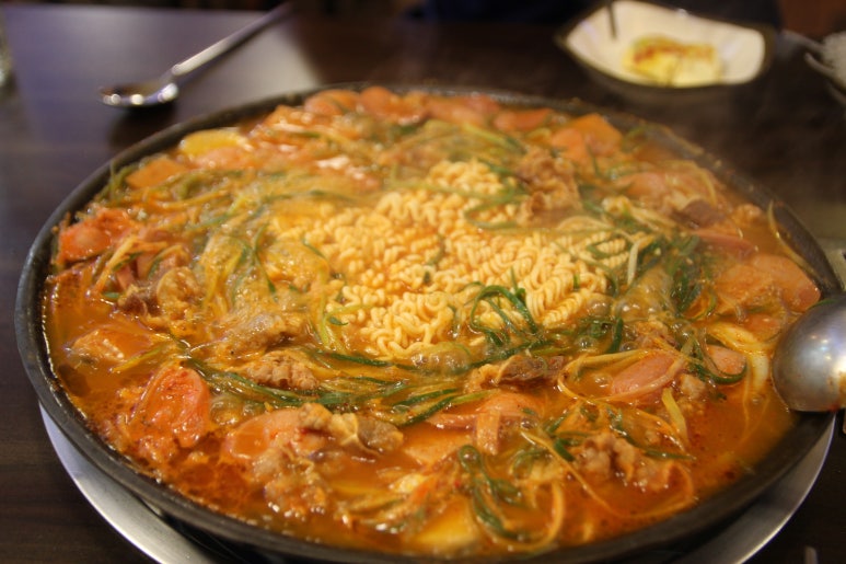 신의주부대찌개 이미지