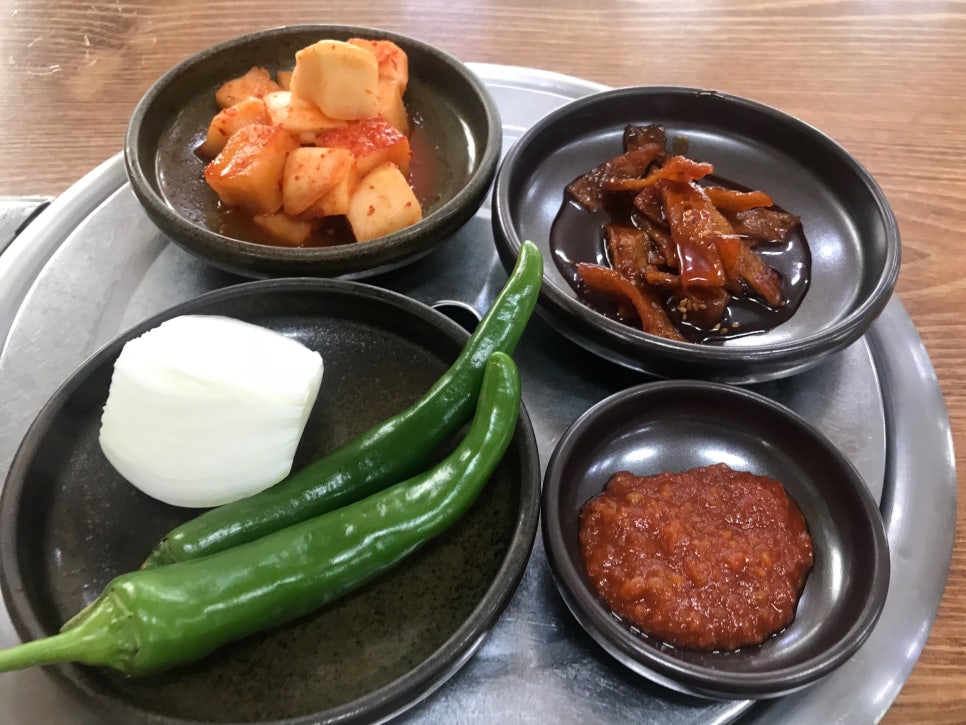 통묵은지 감자탕 이미지
