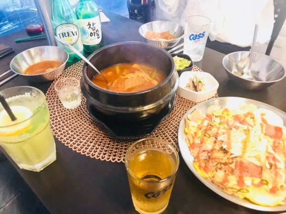 이층싸롱 이미지