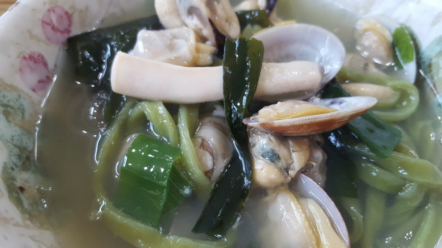 산청뽕잎해물칼국수 이미지
