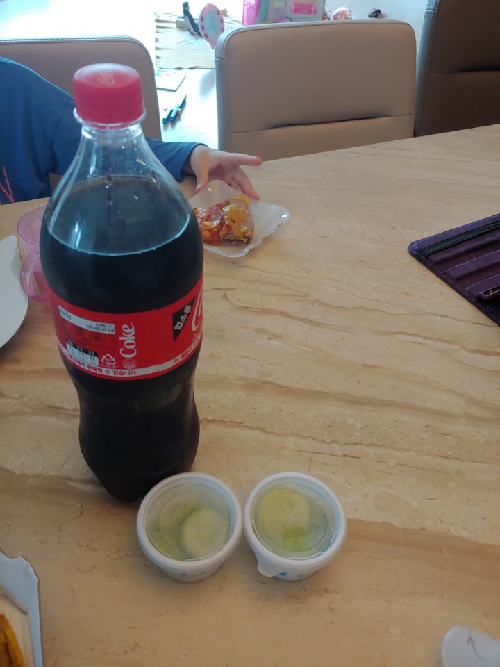 비에이치시치킨 이미지
