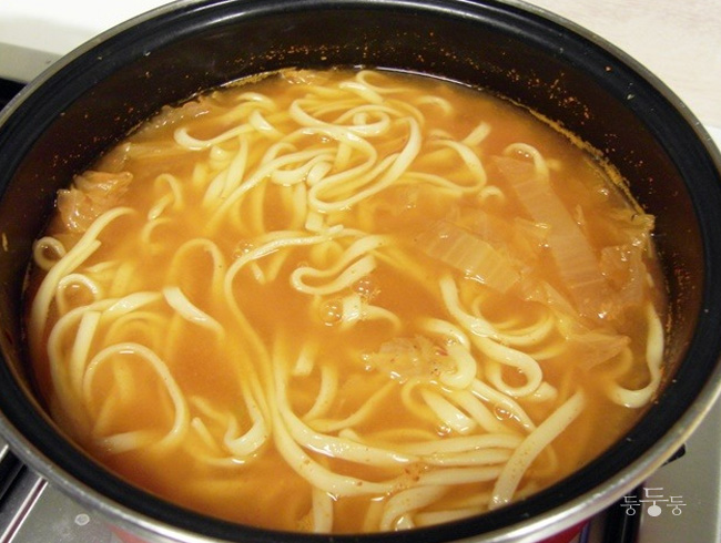 칼국수랑김치 이미지