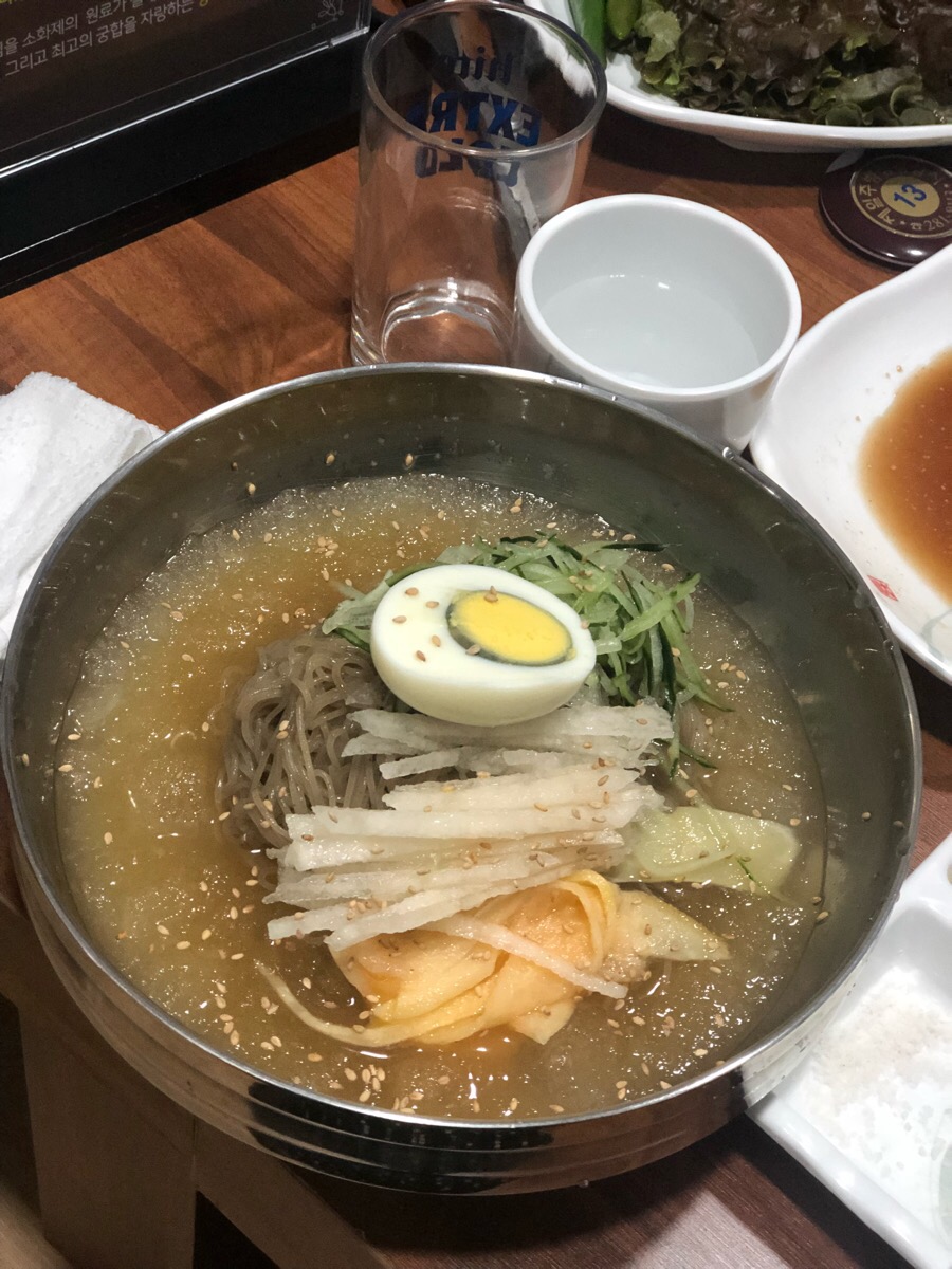 세자매고기테이블 이미지