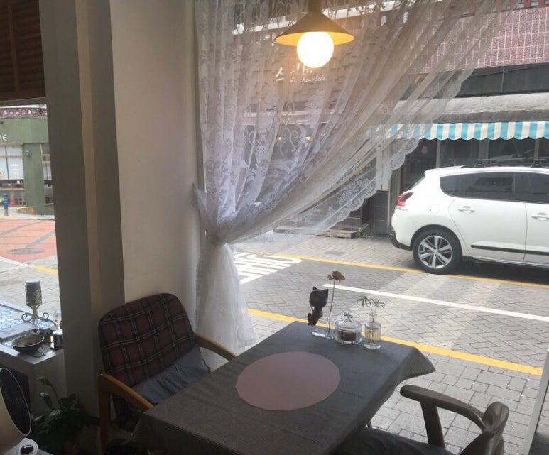 홍지컴퍼니 이미지