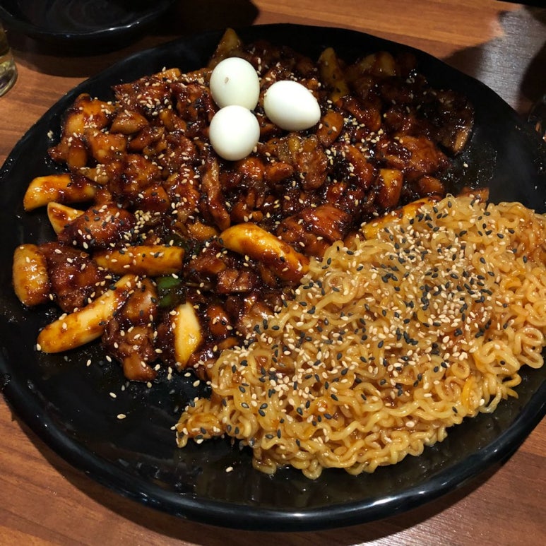 꼬꼬양념치킨 이미지