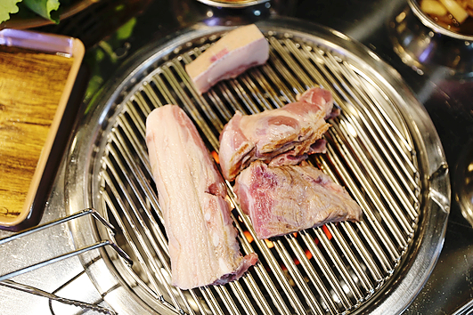 모메든식당 이미지