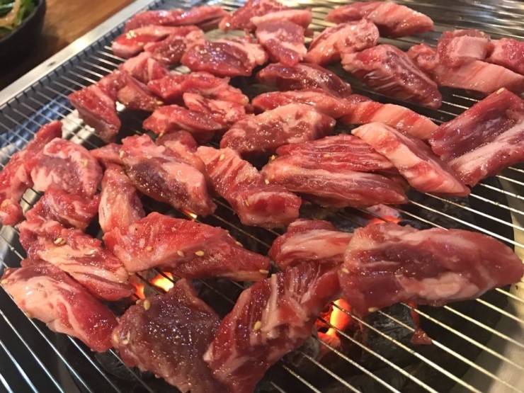 한우갈비의 습격 이미지