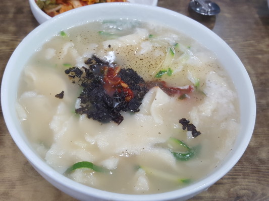 프라자손칼국수 이미지