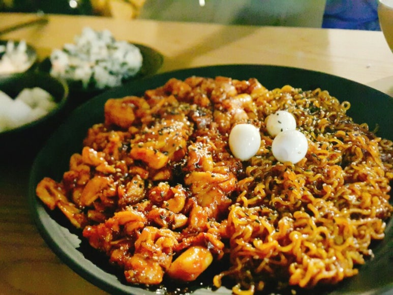 꼬꼬아찌숯불치킨평거점 이미지