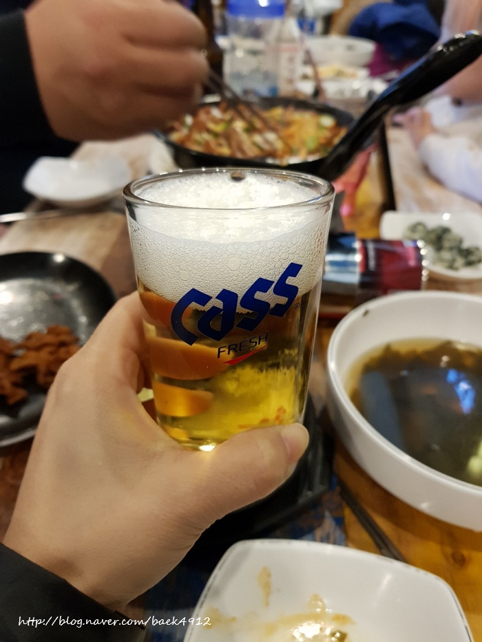 누룽지 굽는 남자 이미지