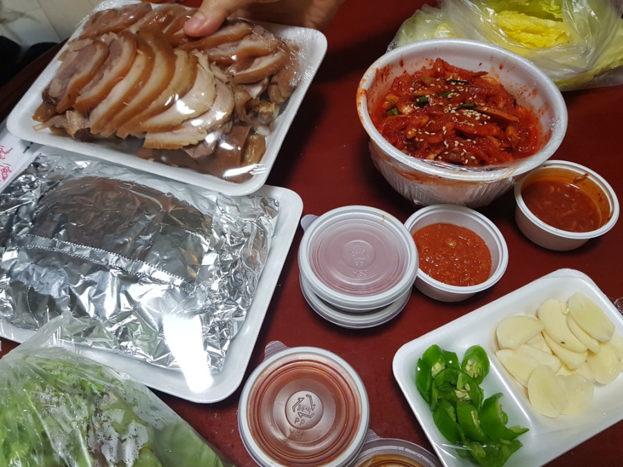 장충동엄지왕족발 이미지