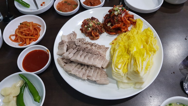김가네 장군 왕족발 이미지