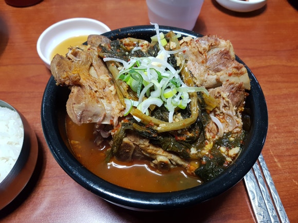 현대뼈다귀해장국 이미지