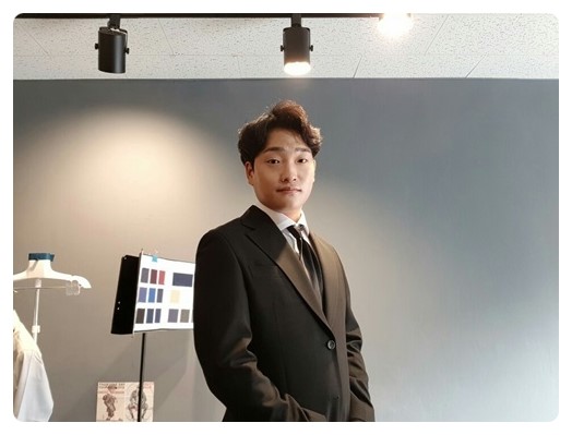 우주양복점 이미지