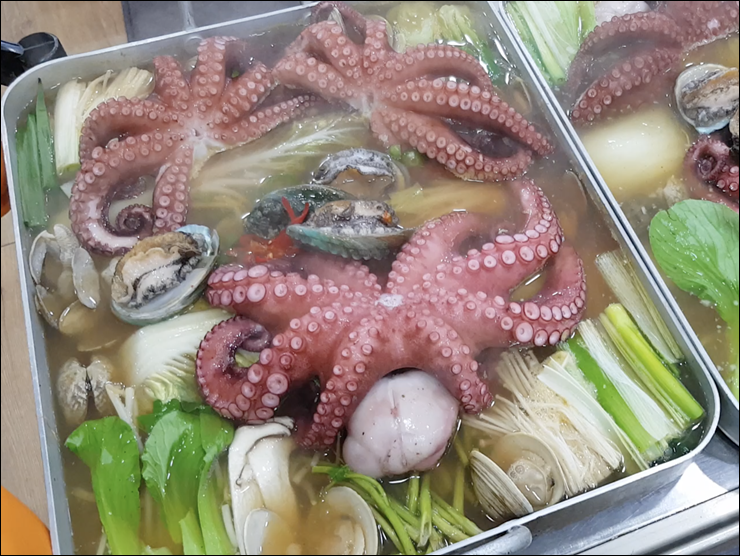 팔팔문어전복탕 이미지