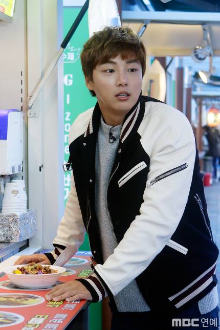 컵밥먹고 이미지