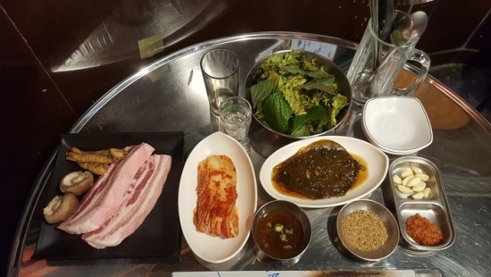 홍구삼겹 이미지