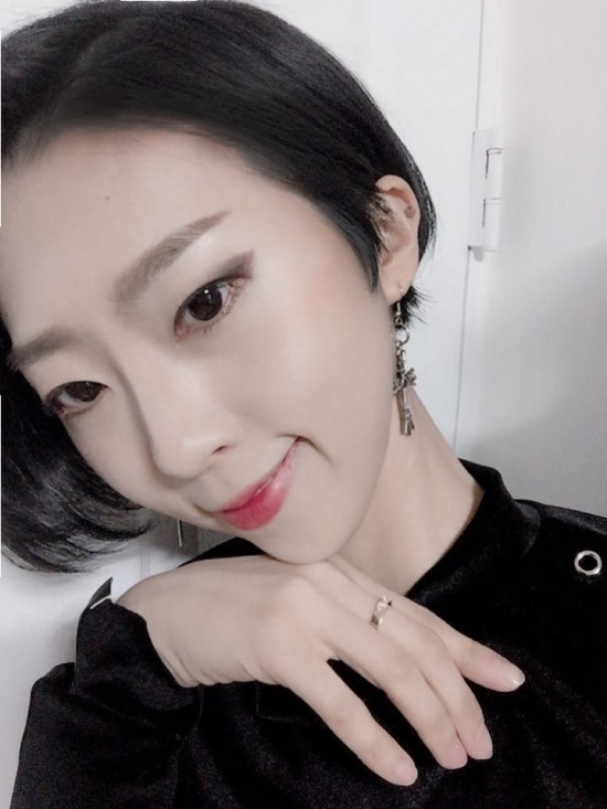 엘브로우영 이미지