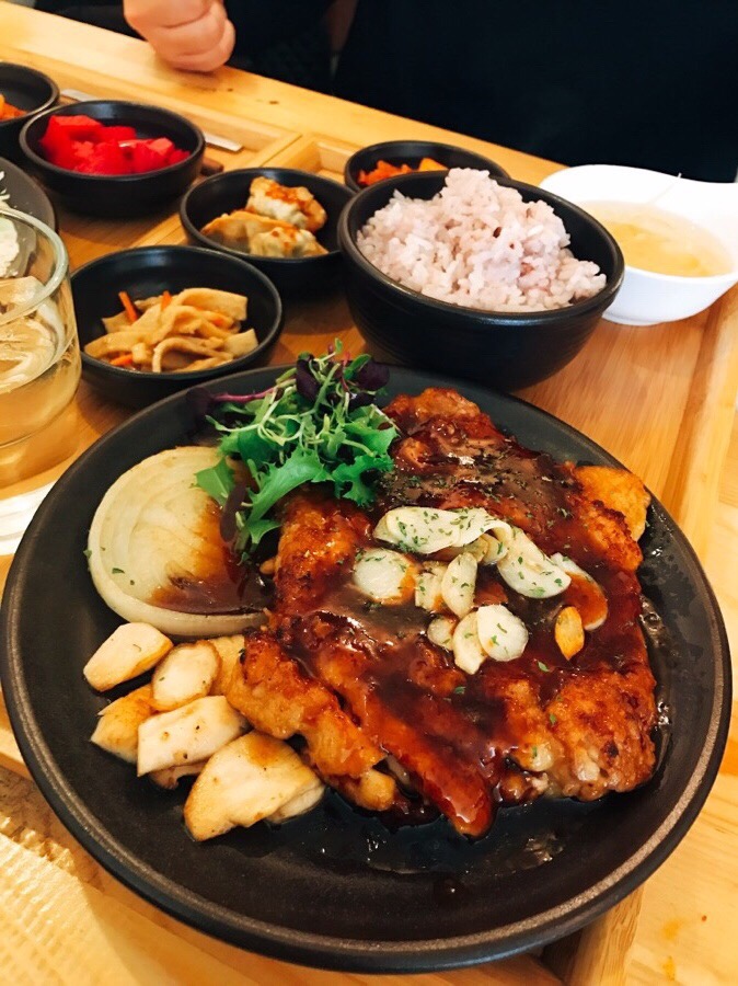욜로식당 이미지