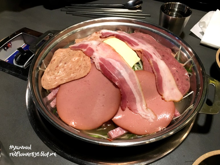 돼지네부대찌개 이미지