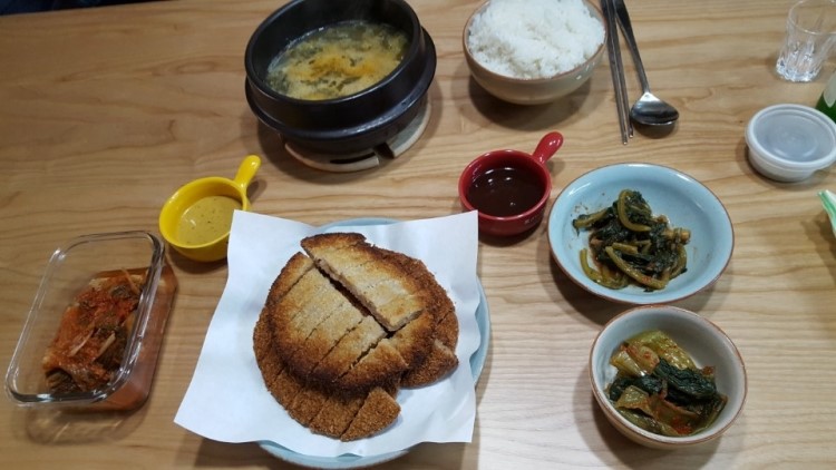 쨈딸기 정육점 이미지