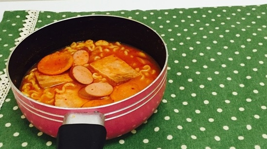 황금부대찌개 이미지
