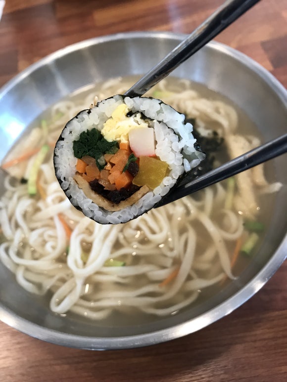 더칼국수 이미지