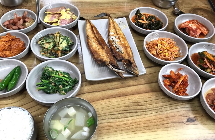 백련가정식백반 이미지