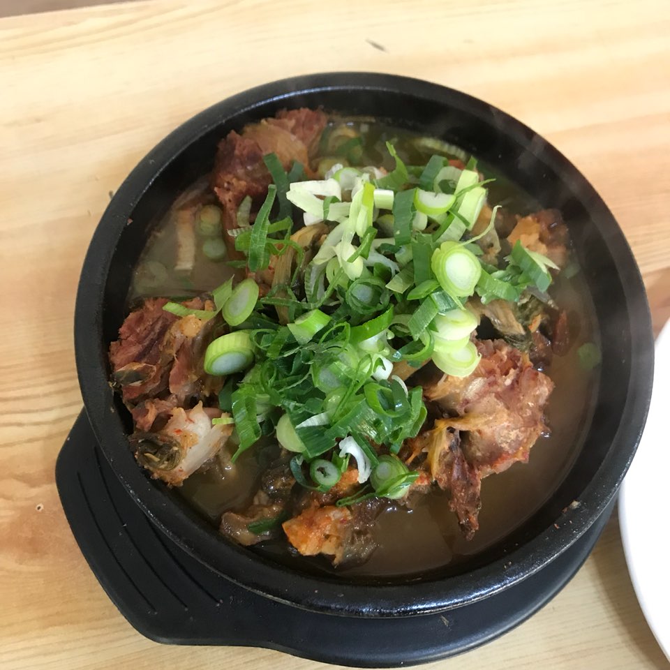 장터뼈다귀 이미지