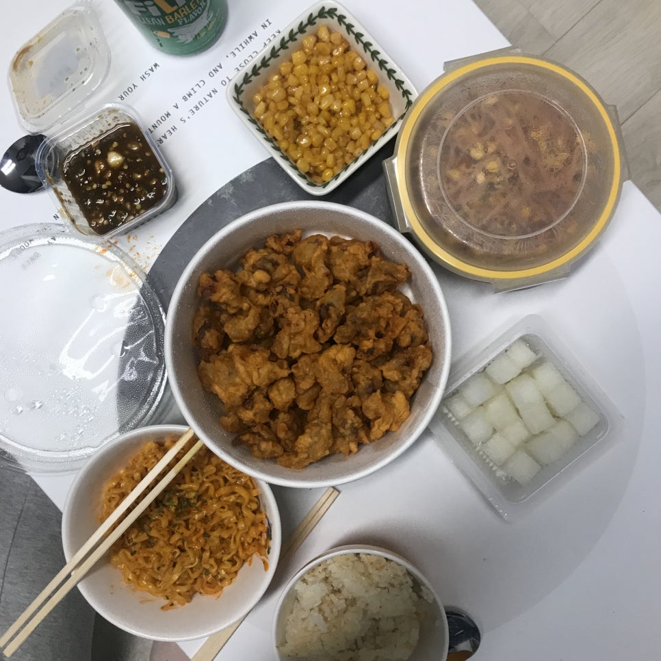 구통치킨 이미지
