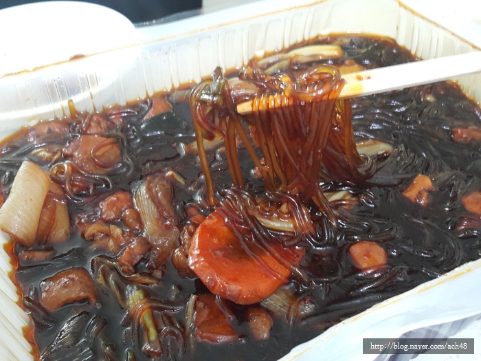 와룡찜닭 이미지