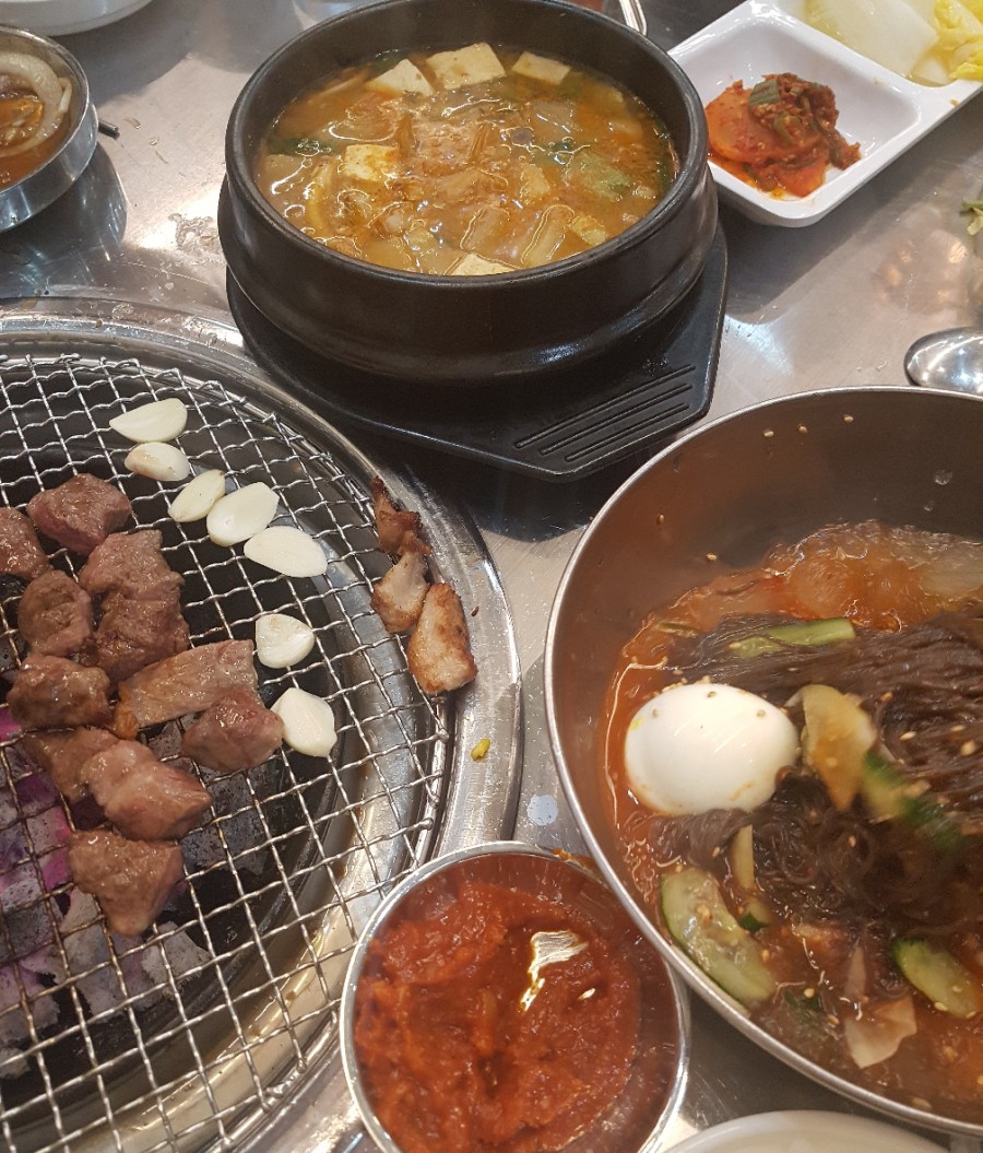 창고형 초벌 왕소금구이 이미지