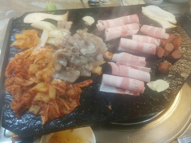 뚱이네돌구이 이미지