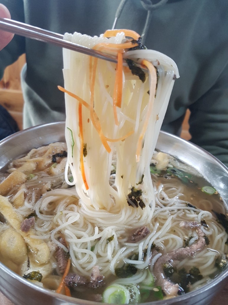 오월에국수 이미지