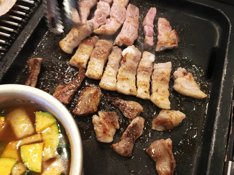 고기품은조개 이미지