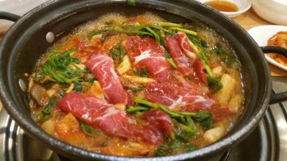 샤브샤브버섯칼국수 이미지