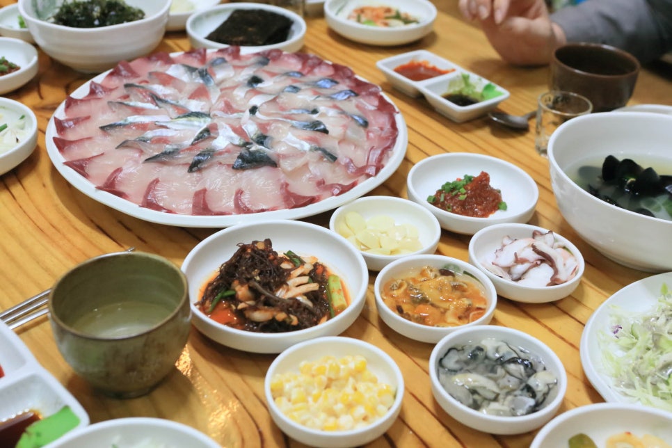 자리돔횟집 이미지